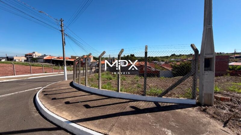 Terreno à venda no bairro Parque Residencial Monte Rey em Piracicaba — 207 m²