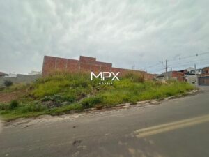 Terreno à venda no bairro Vila Sônia em Piracicaba.