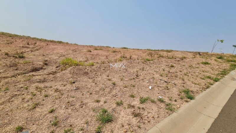 Terreno à venda em Piracicaba, Ondas, com 742.2 m², Residencial Vitória Régia