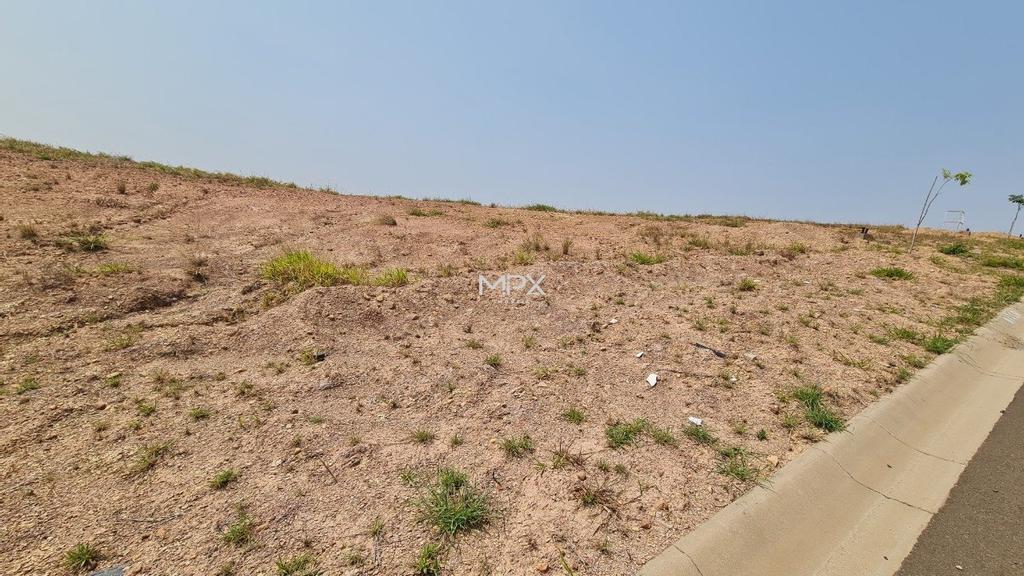 Terreno à venda em Piracicaba, Ondas, com 742.2 m², Residencial Vitória Régia