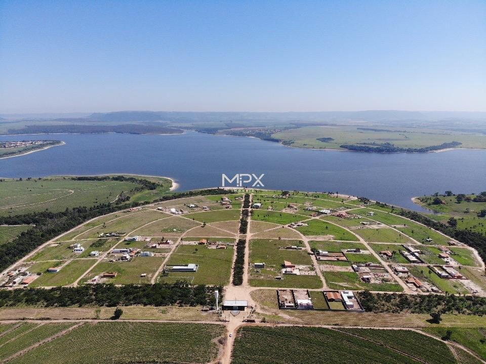 Terreno à venda em Santa Maria da Serra, Centro, com 1020 m², Veleiros