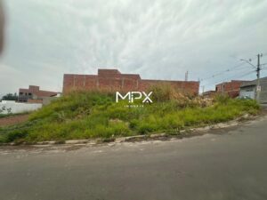 Terreno à venda no bairro Vila Sônia em Piracicaba.