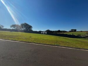 Terreno à venda em Piracicaba, Dois Córregos, com 413 m², Residencial Moinho Vermelho