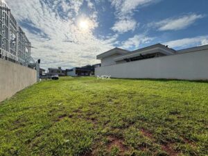 Terreno à venda em Piracicaba, Dois Córregos, com 413.01 m², Residencial Moinho Vermelho