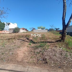 Terreno à venda no bairro Santa Rosa em Piracicaba — 420 m²