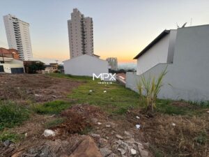Terreno à venda em Piracicaba, Castelinho, com 180.01 m²