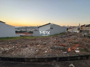Terreno à venda em Piracicaba, Castelinho, com 180.01 m² — Cód. MPX-TE2807