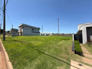 Terreno à venda no Condomínio Villa Bela Vista em Piracicaba