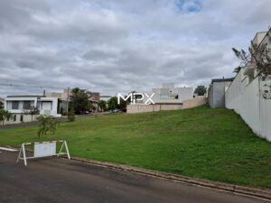 Terreno à venda no Condomínio Damha I em Piracicaba