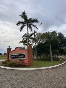 Terreno à venda no condomínio Quinta do Engenho em Rio das Pedras