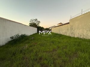Terreno à venda no Parque Santa Cecília em Piracicaba.
