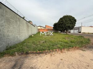 Terreno à venda no Residencial São Luiz em Piracicaba — 258 m²