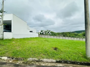 Terreno à venda no Condomínio Portal do Horto em Piracicaba — 300 m²