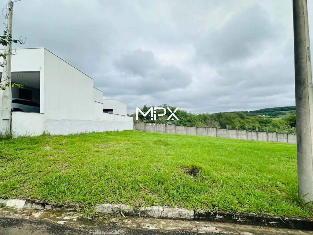 Terreno à venda no Condomínio Portal do Horto em Piracicaba — 300 m²