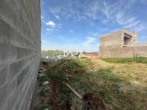 Terreno à venda no bairro São Francisco em Piracicaba.