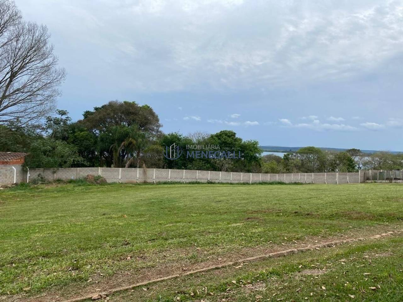 Terreno à venda em Condomínio Serelepe, Santa Maria da Serra