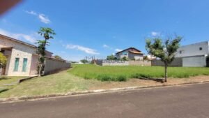 Terreno à venda em Residencial San Marino, Rio das Pedras — 300 m² — Cód. MENEGALLI-TE0729