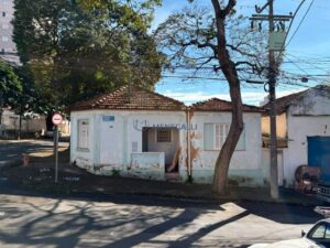 Terreno à venda em Vila Independência, Piracicaba — 450 m²