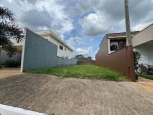 Terreno à venda em Cond. Convívio São Francisco
